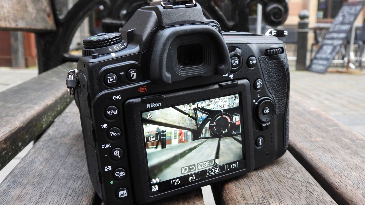 Nikon D780