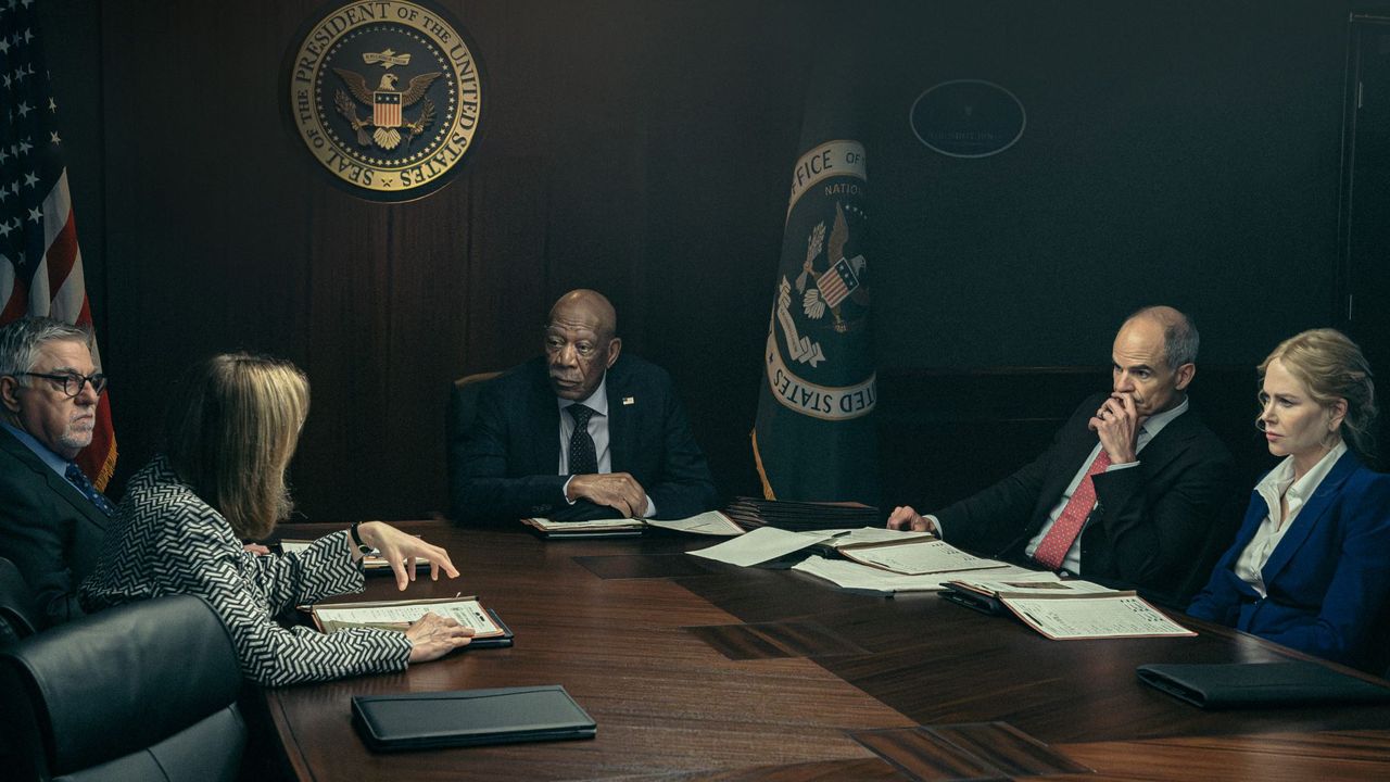 Bruce McGill, Jennifer Ehle, Morgan Freeman, Michael Kelly and Nicole Kidman in Lioness