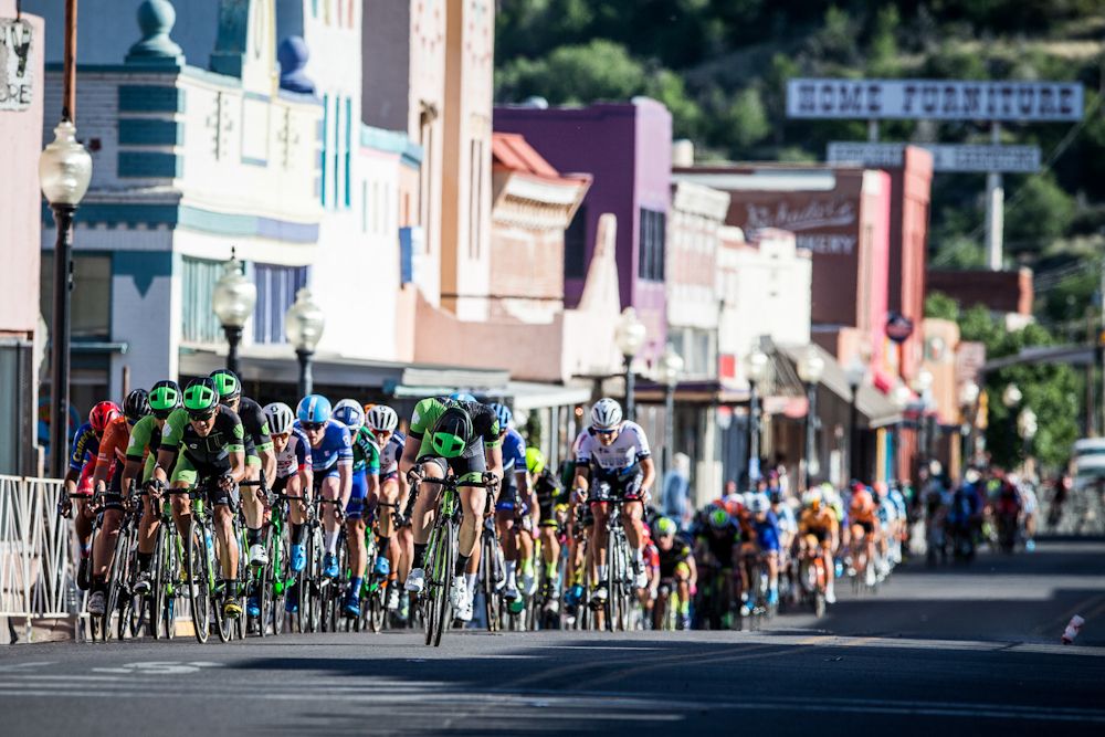 Cylance leads into the final lap.