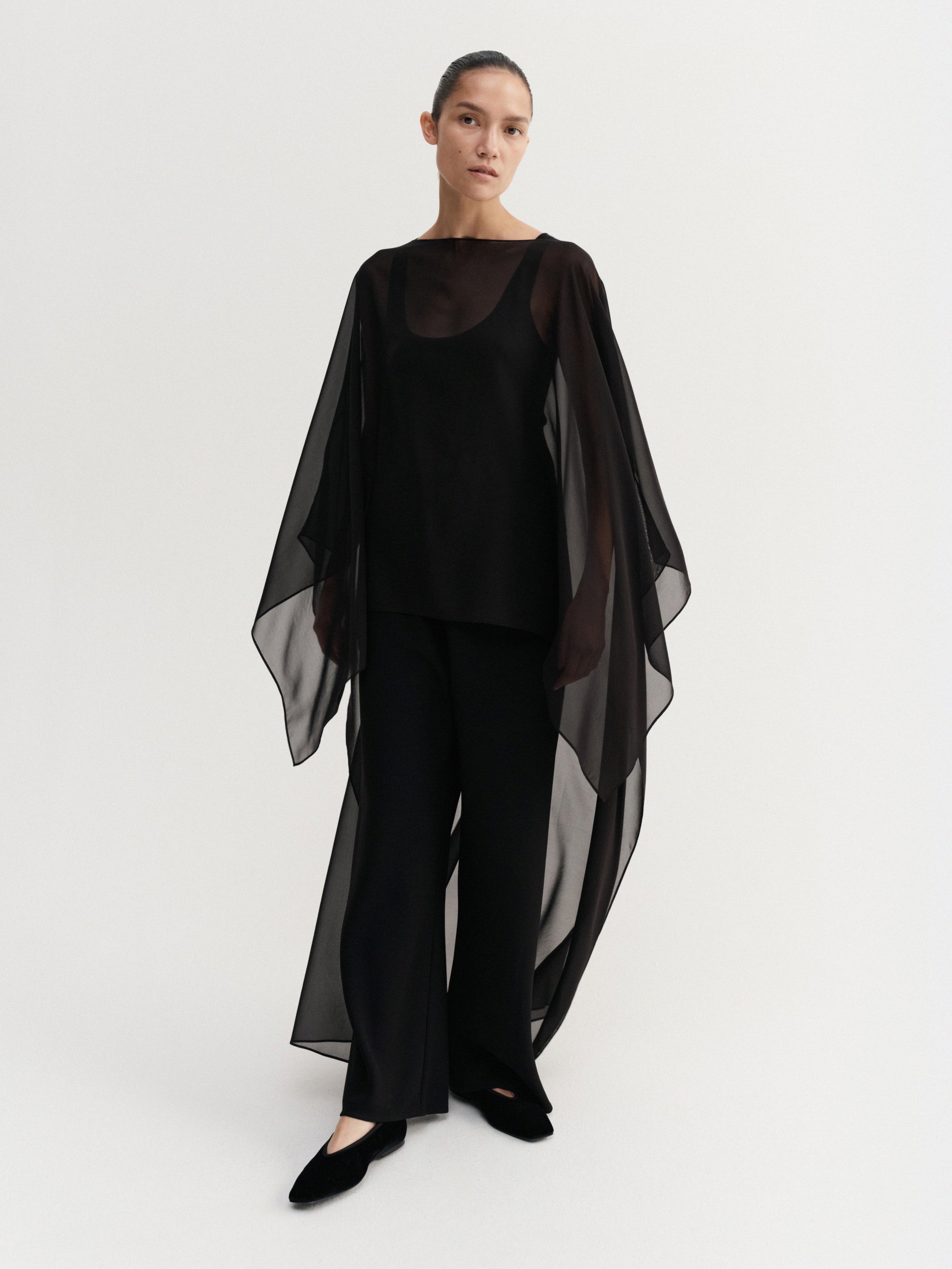 Char Cape, Black