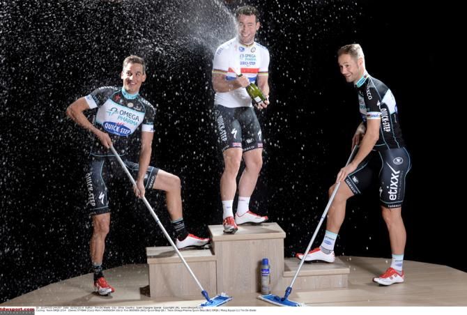 Mark Cavendish gets in the practice during a team photo shoot