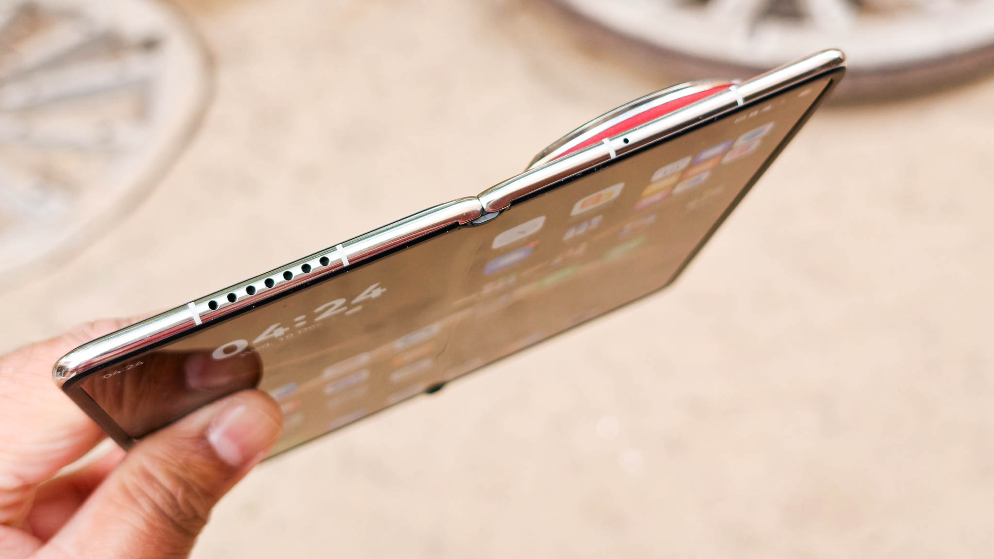 Huawei Mate X7 hands-on testing in Dubai on Android Central