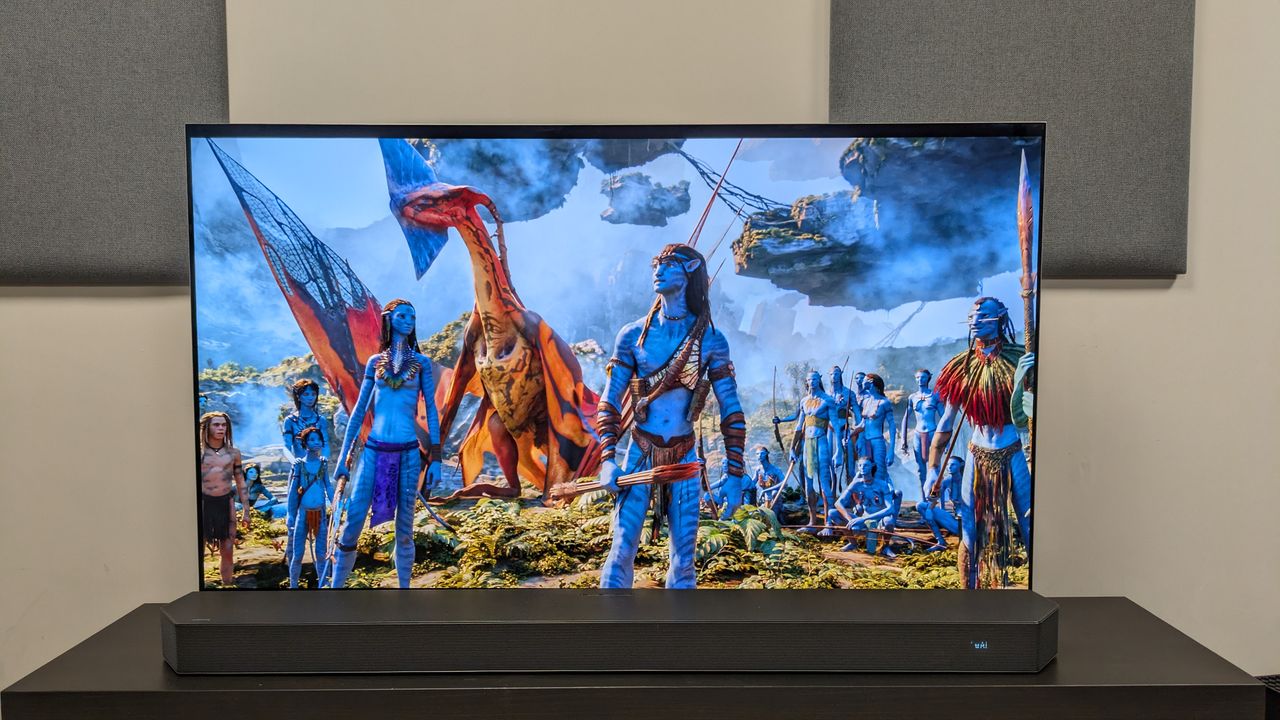 Avatar: Fire &amp; Ash 4K Blu-ray on LG G5 showing Na'vi tribe