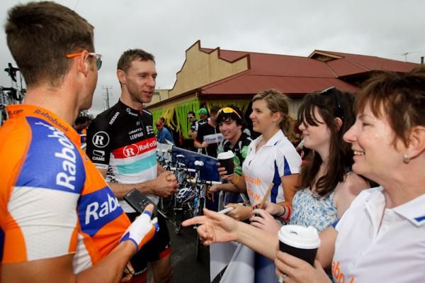 Jens Voigt and Mark Renshaw chat with some fans