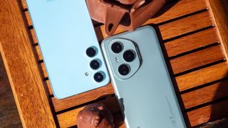 Comparing the backs and camera configurations of the Honor 400 Pro vs Samsung Galaxy S24 FE