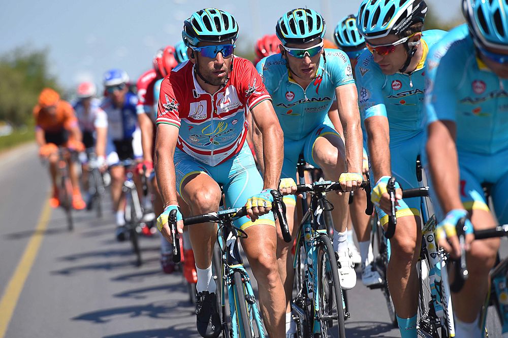 Astana surround Vincenzo Nibali.