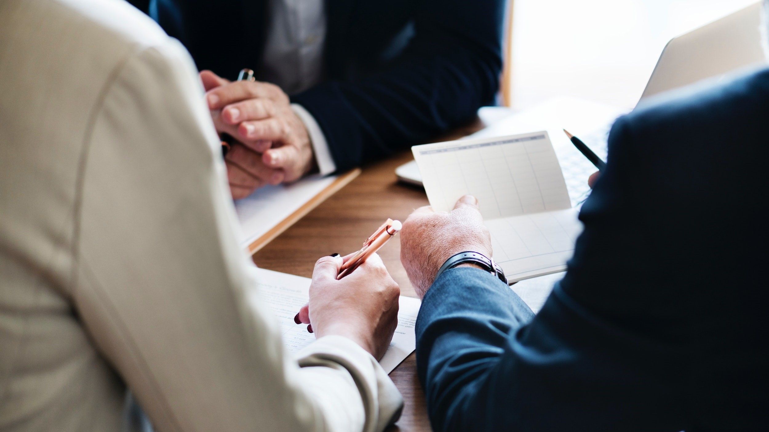 Para ahli memperingatkan kemajuan AI dapat menyebabkan hilangnya 200.000 pekerjaan di perbankan tahun ini