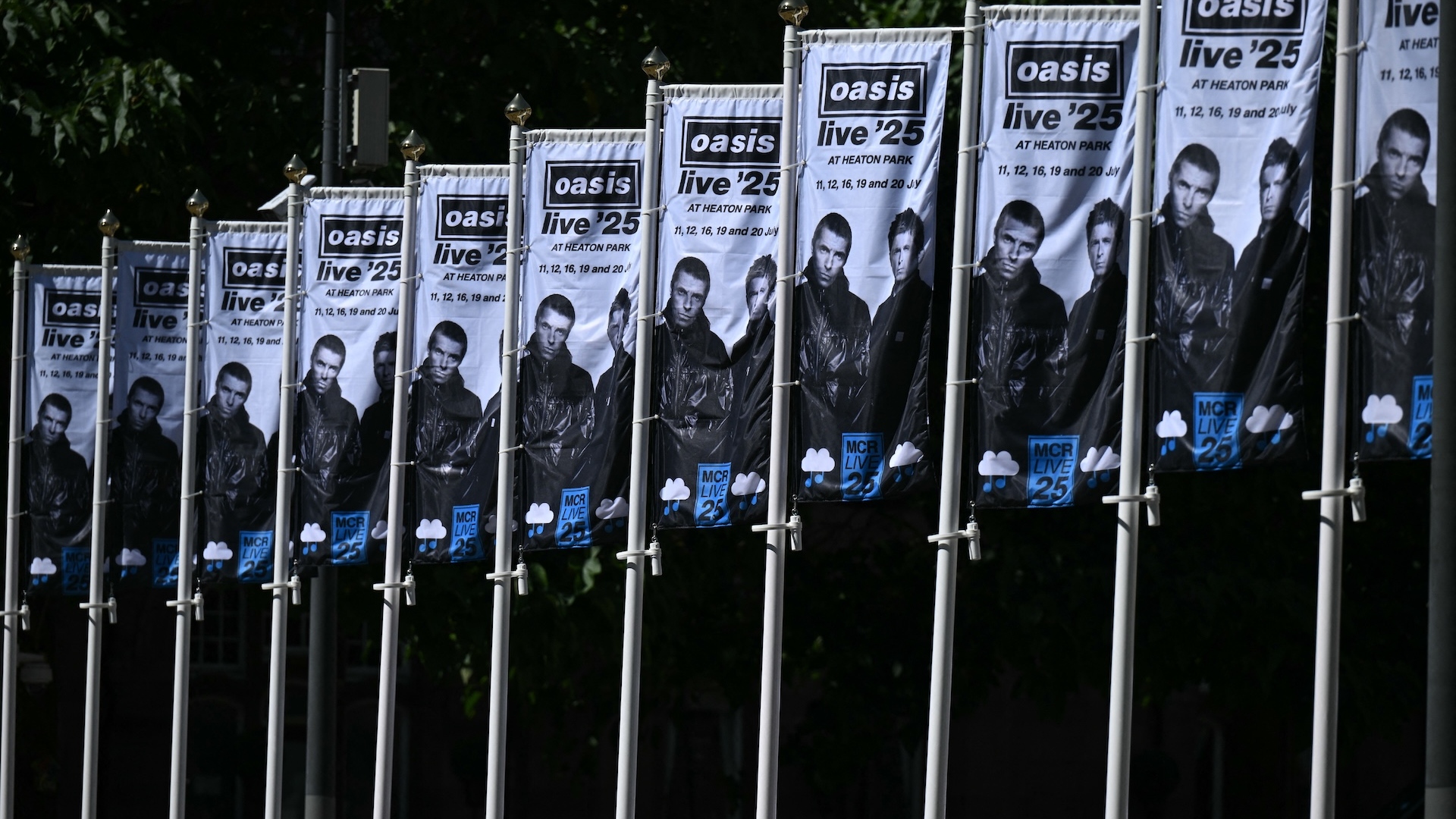 Signs of the Oasis tour