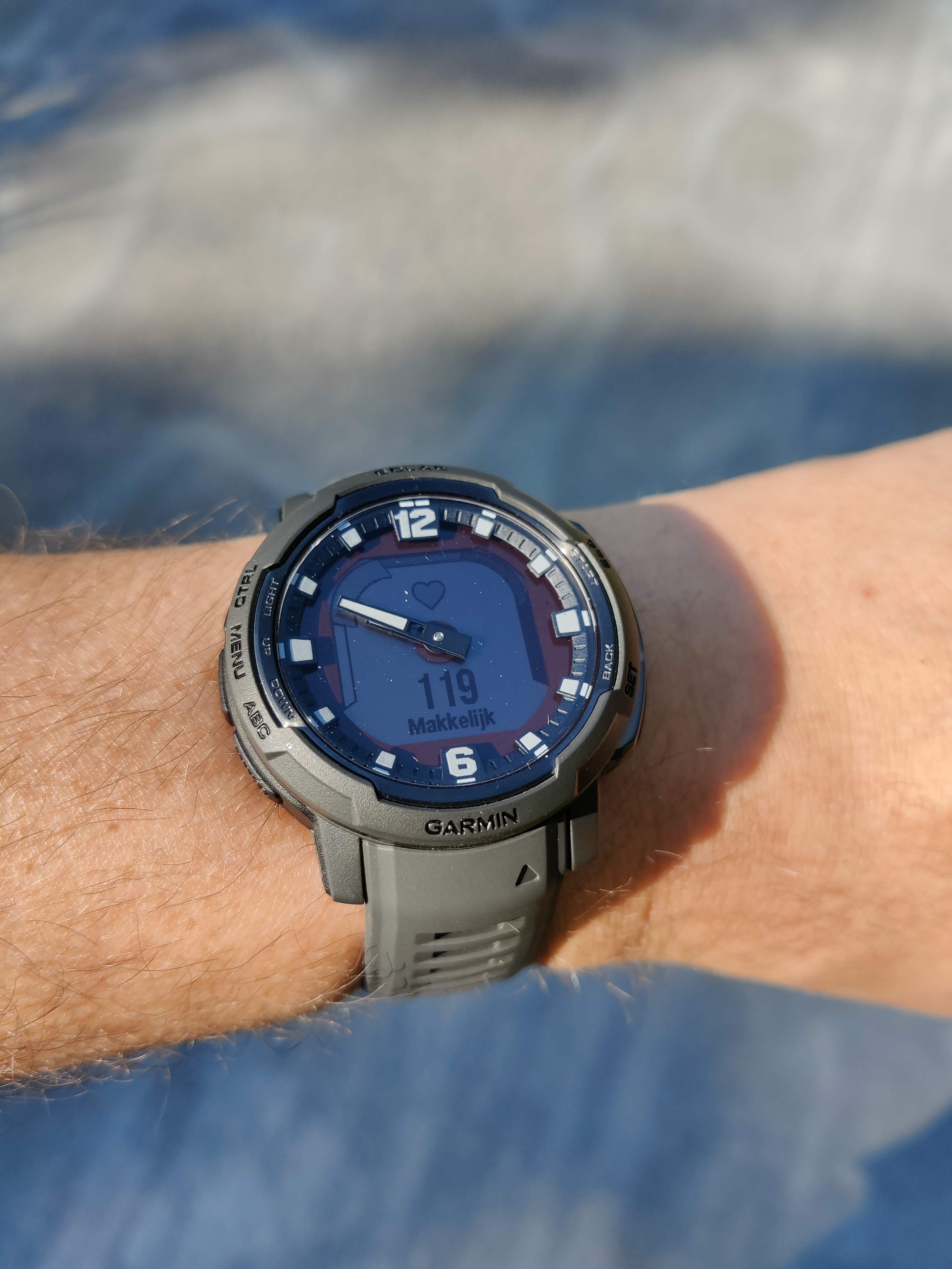 Garmin Instinct Crossover