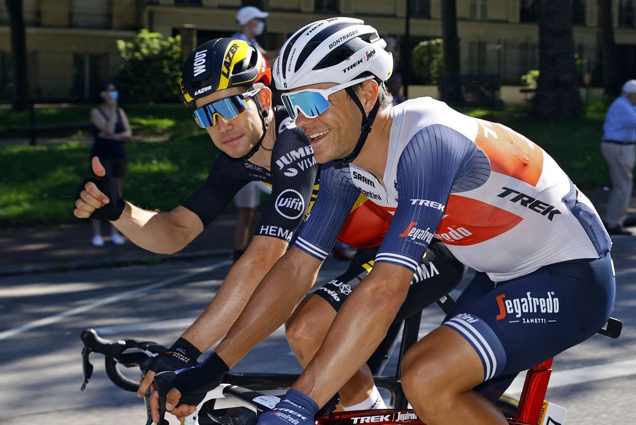Tour de France 2021 - 108th Edition - 21th stage Chatou - Paris Champs Elysees 108,4 km - 18/07/2021 - Wout Van Aert (BEL - Jumbo - Visma) - Jasper Stuyven (BEL - Trek - Segafredo) - photo Jan De Meuleneir/PN/BettiniPhoto&Acirc;&copy;2021