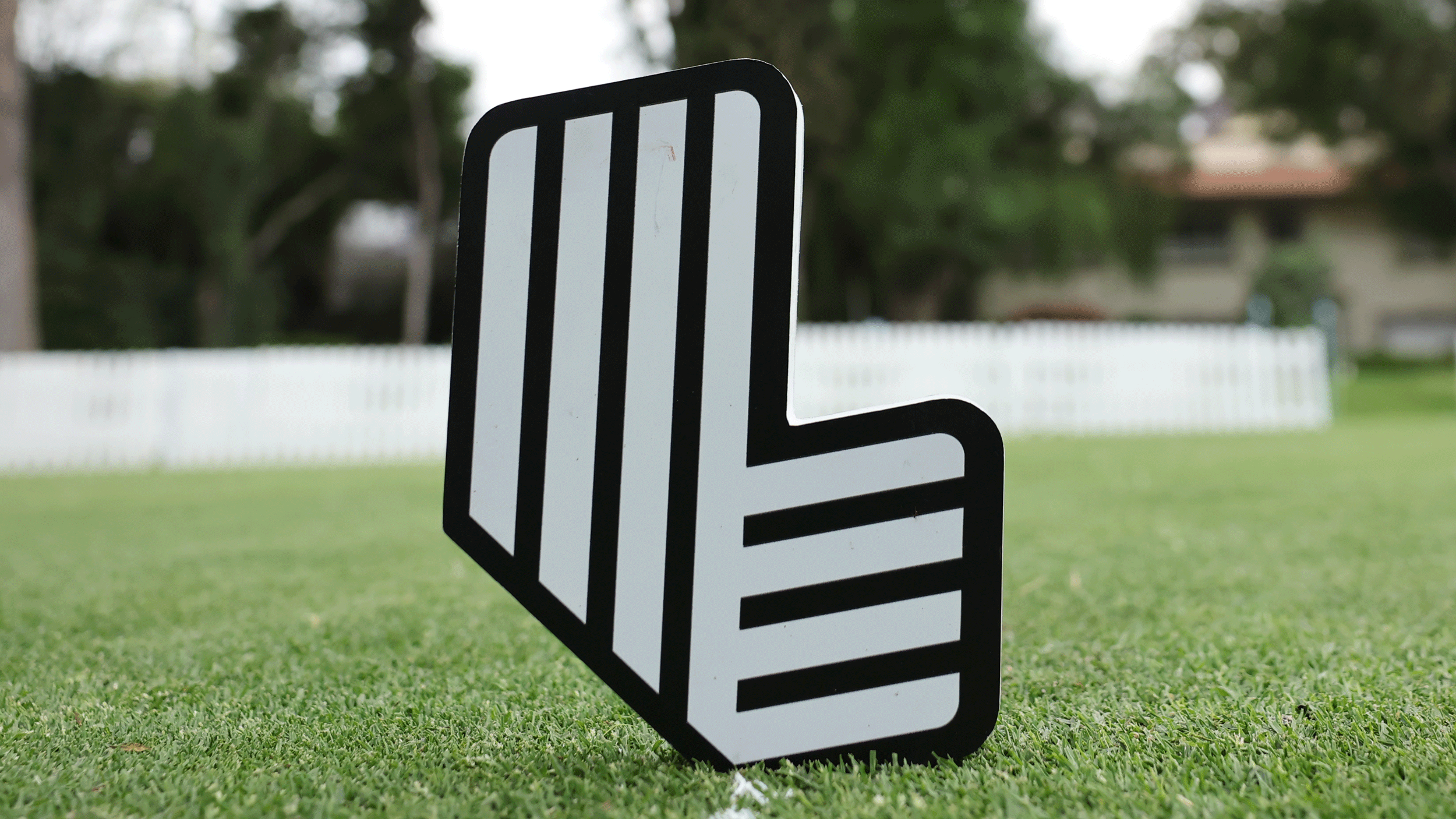 A LIV Golf tee marker