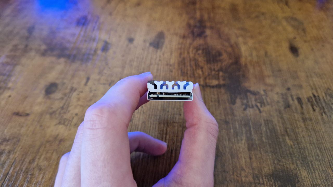 Corsair MP600 Elite review image of the drive's heatsink