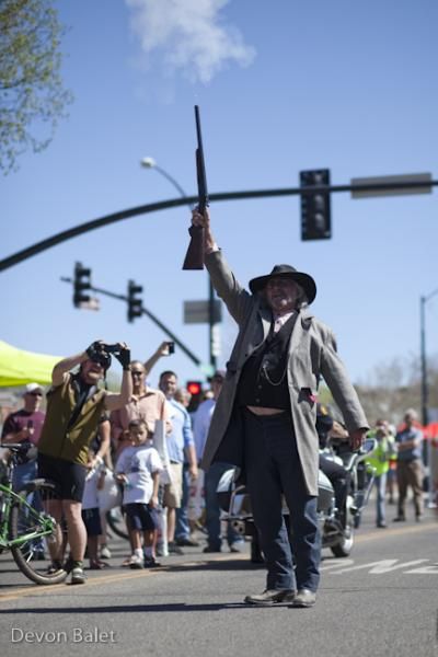 The Fat Tire Crit starter used a shotgun