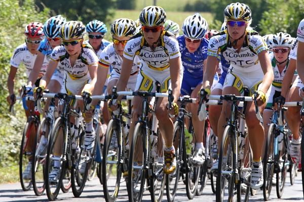 Team Columbia-HTC riders at the front of the bunch during the chase to US rider Alison Starnes.