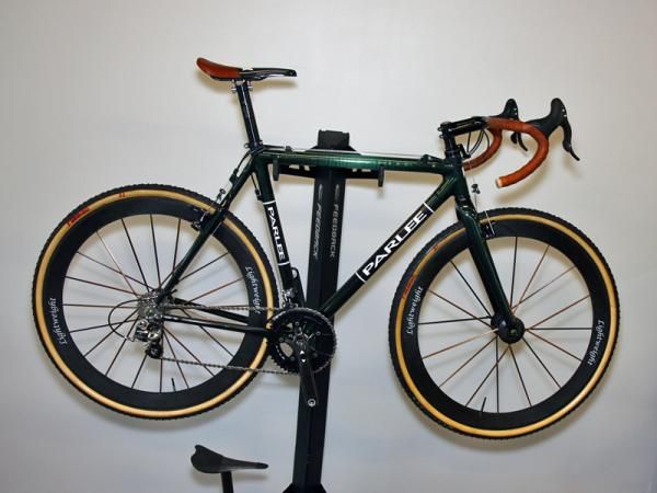 This Parlee 'cross bike is chock-full of exotic carbon componentry.