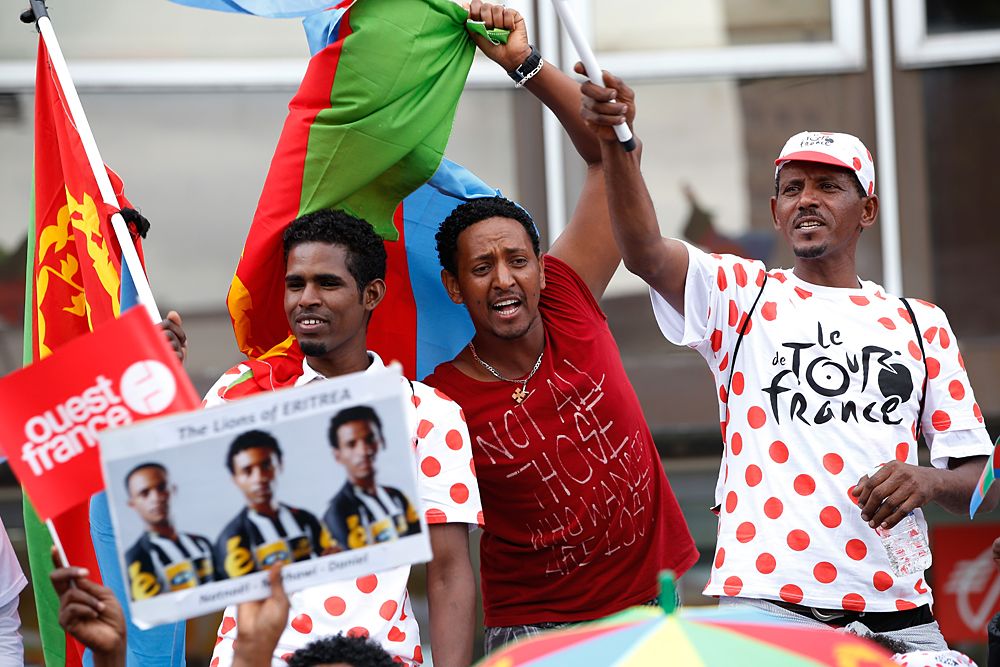 Fans of Daniel Teklehaimanot of Eritrea and MTN-Qhubeka