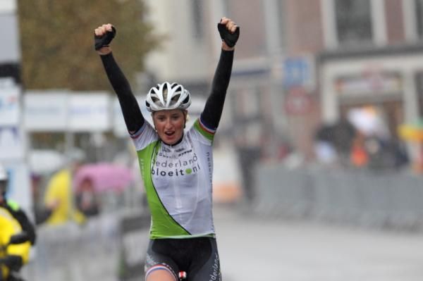 A win in the rain for Loes Gunnewijk (Nederland Bloeit)
