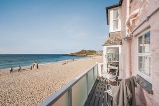 Rustic beach house in St Ives, Cornwall