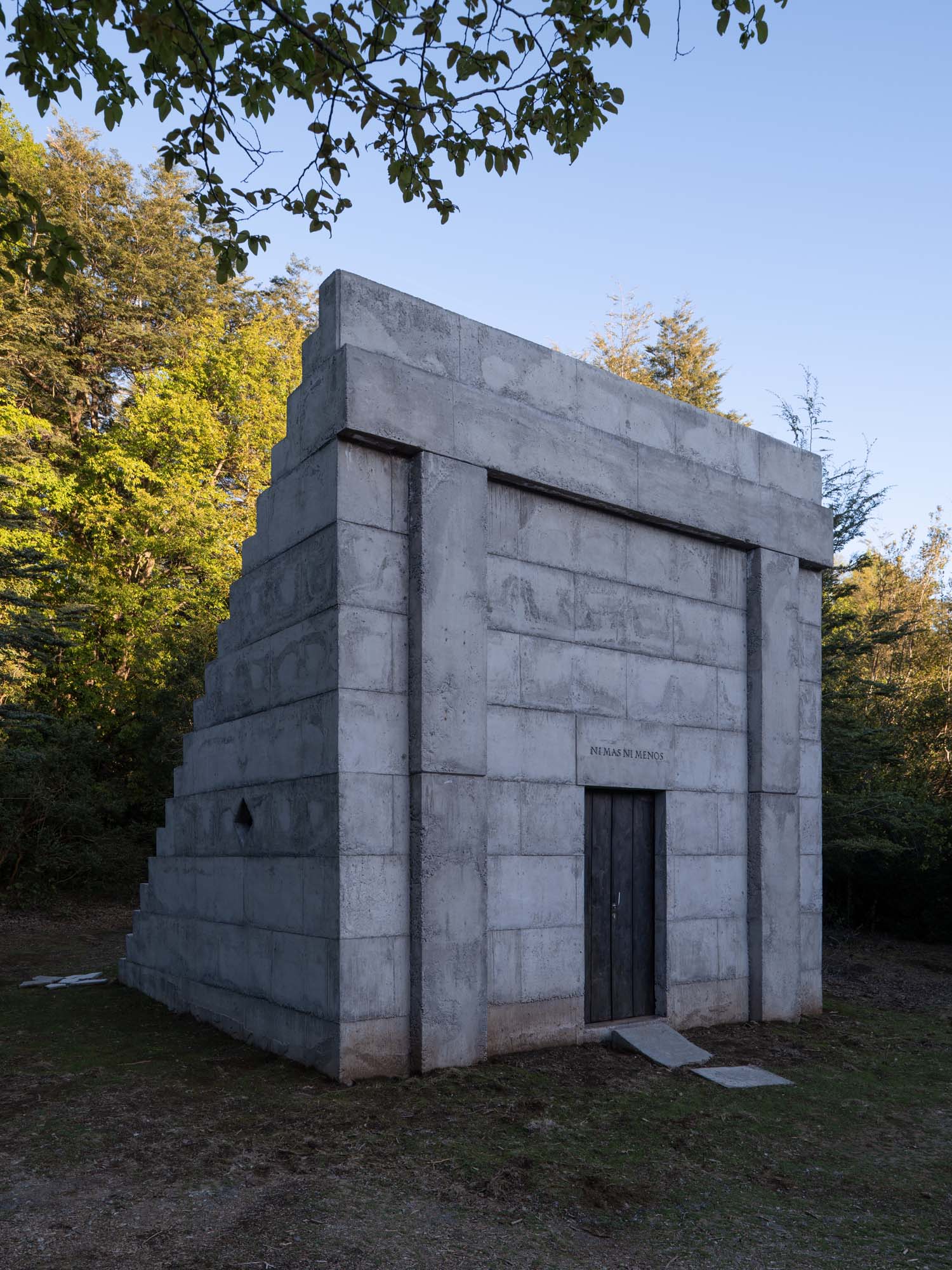 Miel Pavilion, a small, concrete chilean pavilion by Pezo von Ellrichshausen set in the countryside