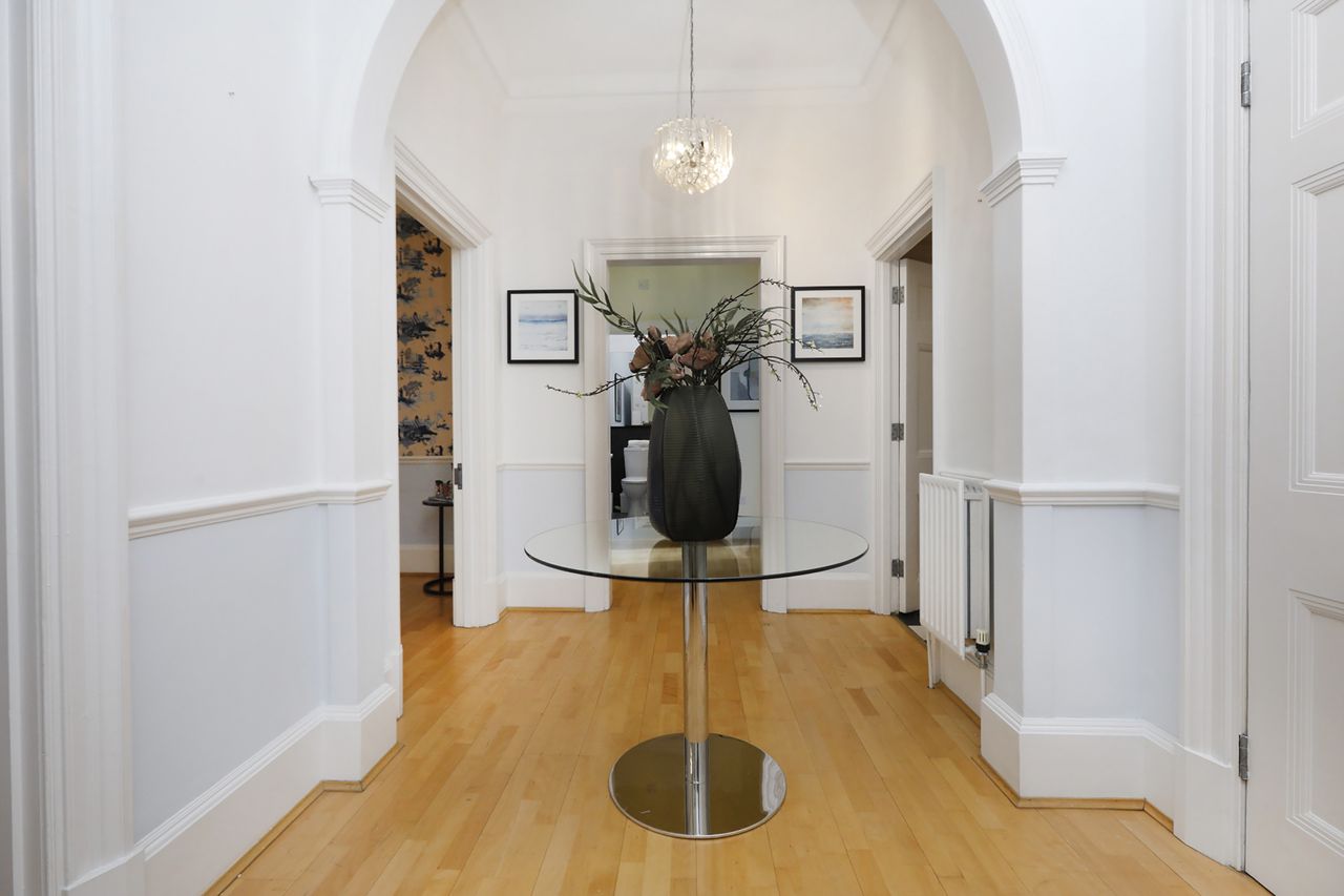 Images of a flat on Fleet Street, London
