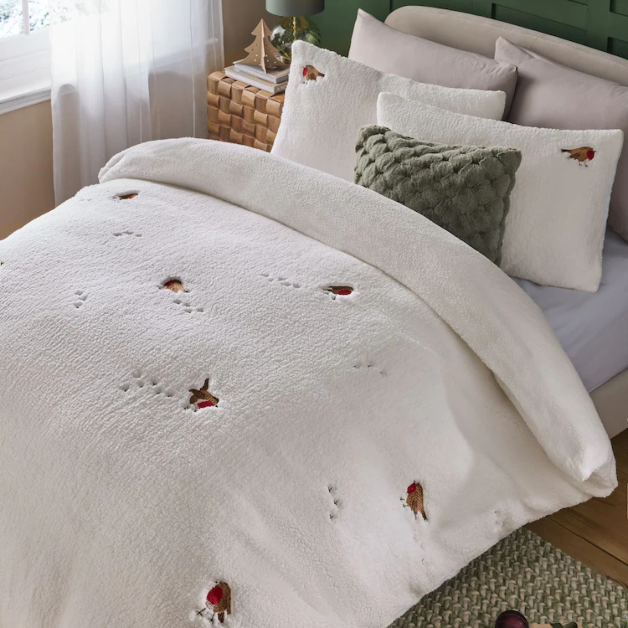 White Christmas Robin Fleece Duvet Cover and Pillowcase Set