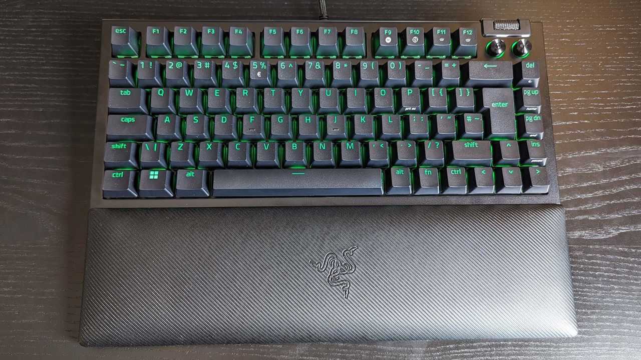 Razer BlackWidow V4 75% keyboard