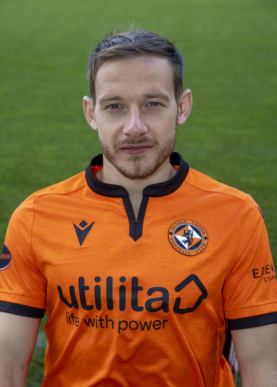 Peter Pawlett scores before being sent off as Dundee United edge
