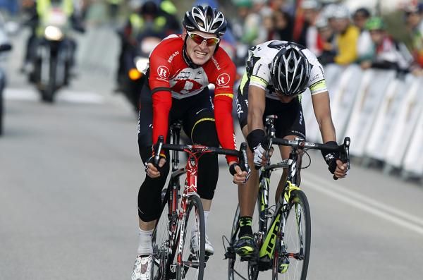 Ben Hermans (RadioShack) wins the race from Arkaitz Duran (Geox-TMC)