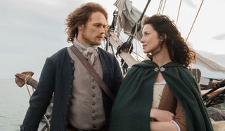 outlander jamie and claire on boat season 3