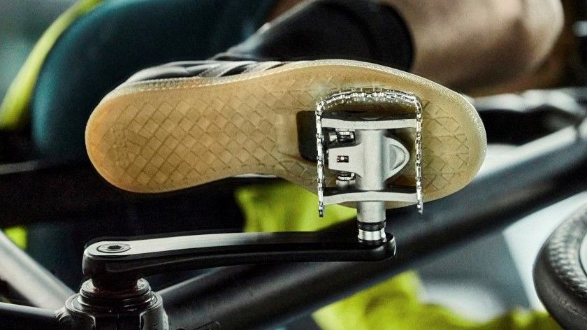 clipless sneakers
