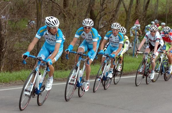 Colnago take control of the peloton