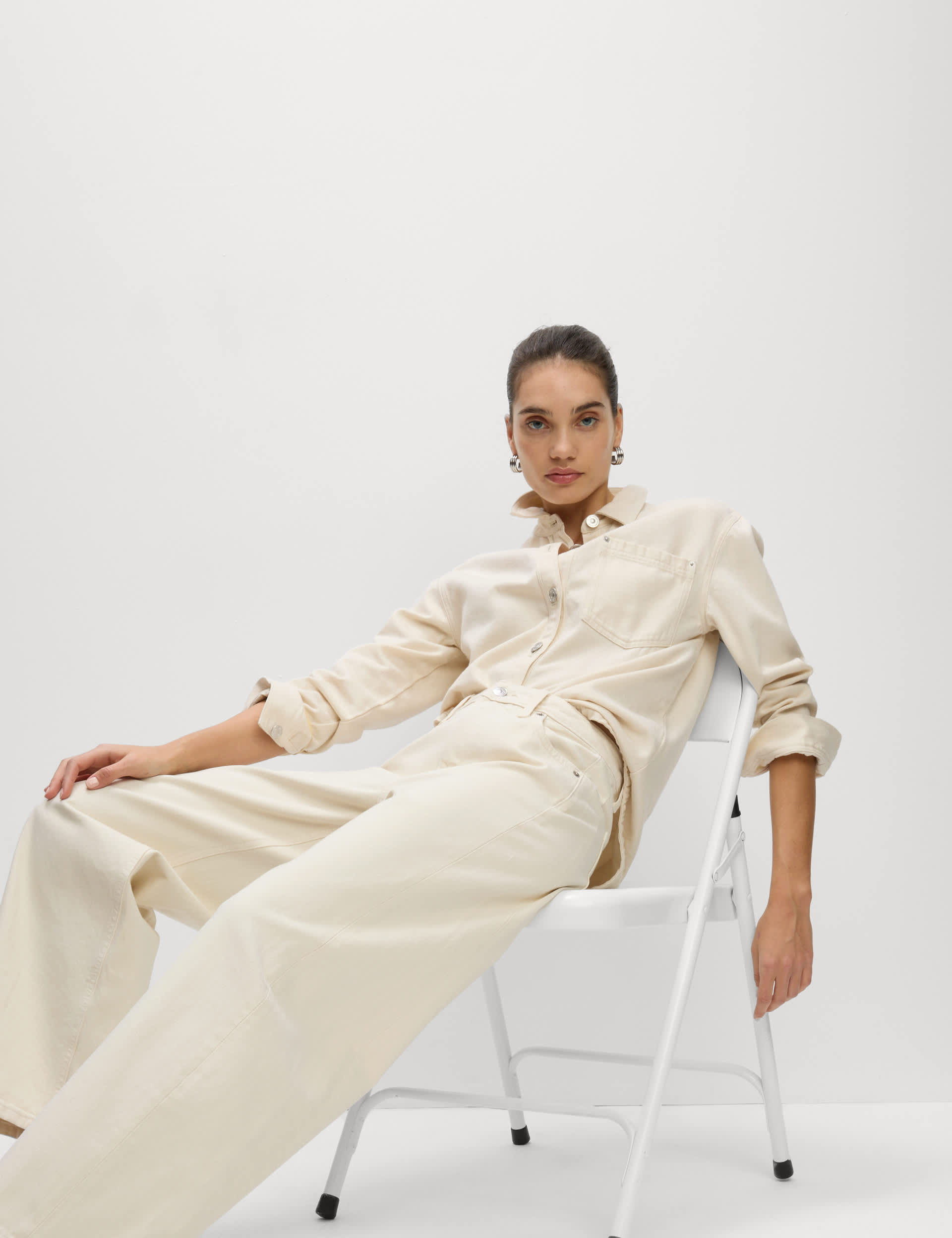 Mid Rise Barrel Jeans