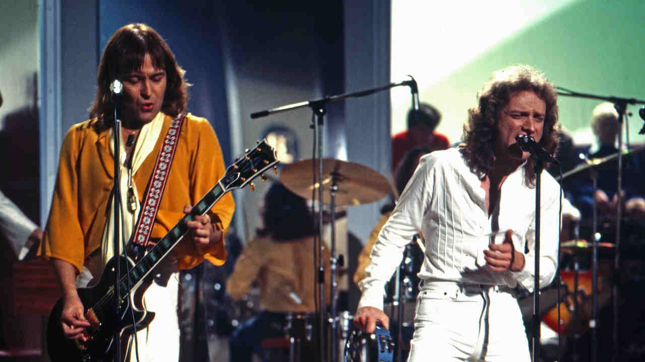 Foreigner&amp;rsquo;s Mick Jones and Lou Gramm performing on a TV show in 1978