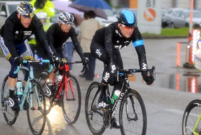 Bradley Wiggins (Sky) was dropped from the maglia rosa group in the finale of stage 12