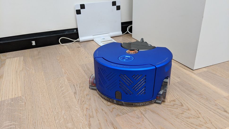 First Look: Dyson 360 Heurist robot wants to be the smartest vacuum ...