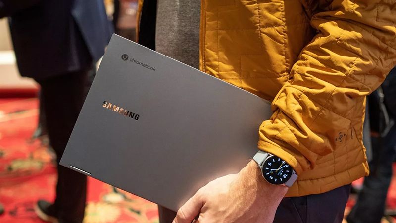 Samsung Chromebook lifestyle