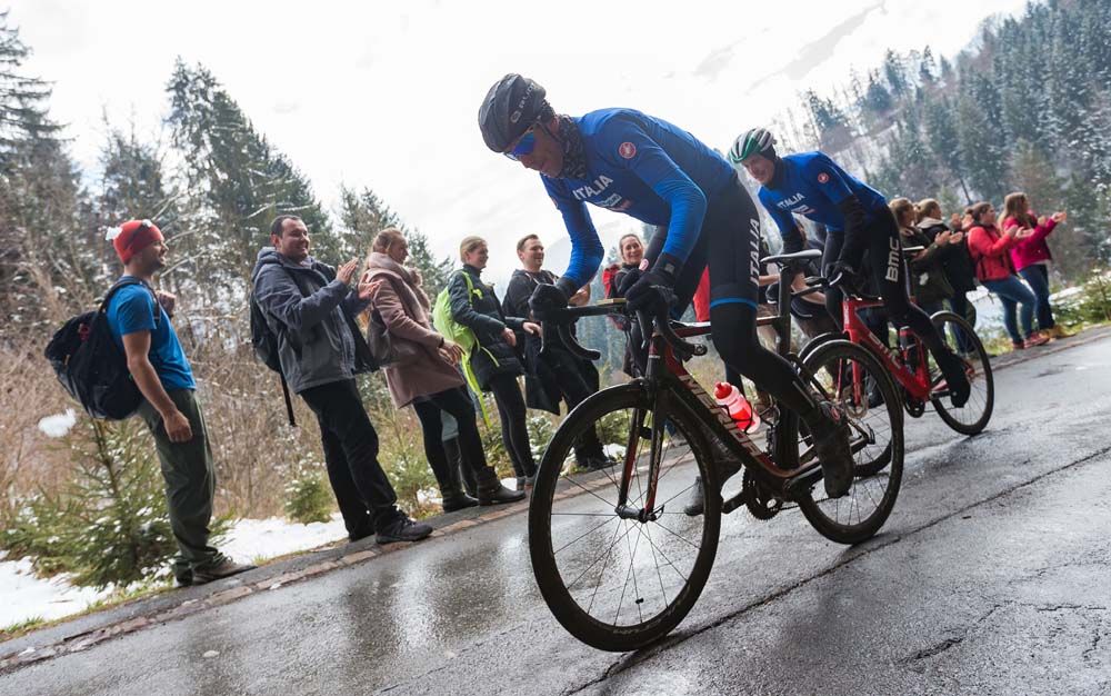 Fans turn out to see Nibali recon the Worlds course in Innsbruck