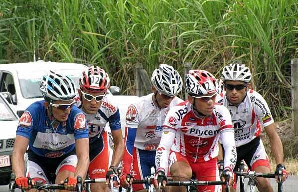 Roman Villalobos (Plycem-JPS-Orbea) looks around him in El Cacao.