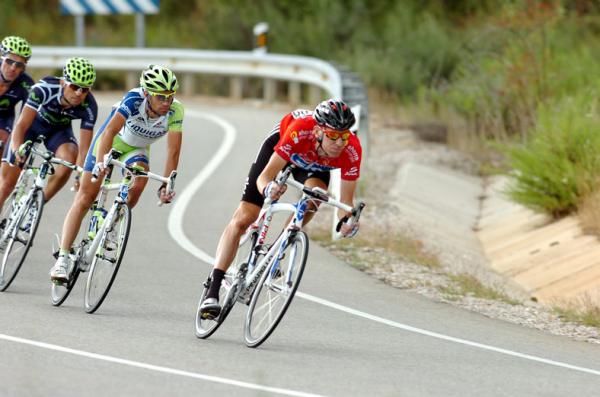 Vincenzo Nibali (Liquigas-Cannondale) and Bradley Wiggins (Sky) are engaged in a fascinating duel.