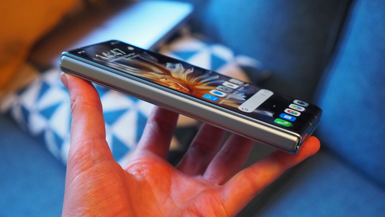 Honor Magic VS folding phone