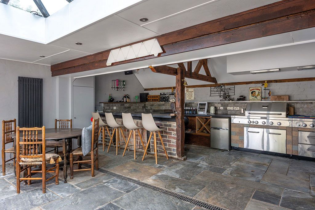 Houses for sale with barbecues: Church Mead, Flyford Flavell, Worcestershire