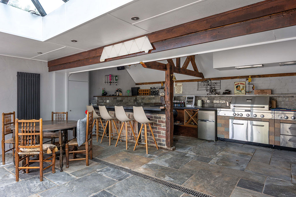 Houses for sale with barbecues: Church Mead, Flyford Flavell, Worcestershire