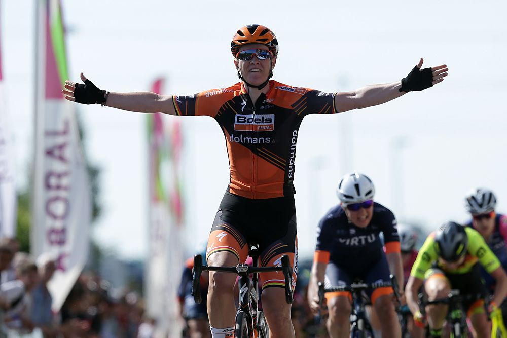 Jolien D'hoore (Boels Dolmans) wins stage 1 and takes the leader's jersey at Emakumeen Bira