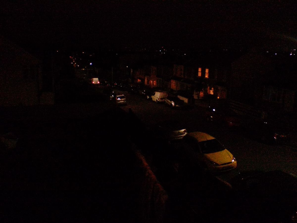 The IMO Q makes no real attempt to deal with night scenes, meaning you end up with mostly-black photos peppered with ultra-noisy splotches of colour.