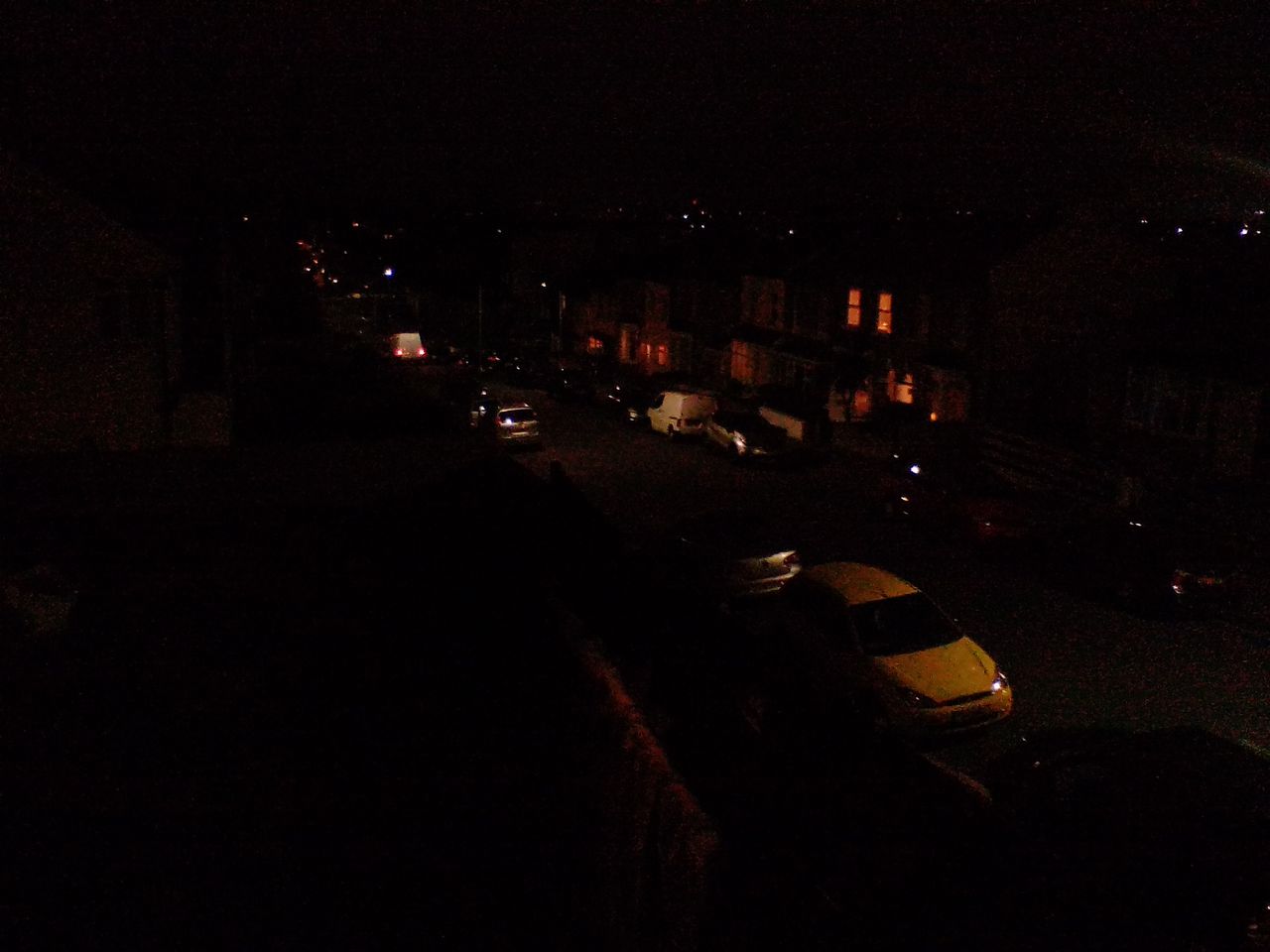 The IMO Q makes no real attempt to deal with night scenes, meaning you end up with mostly-black photos peppered with ultra-noisy splotches of colour.