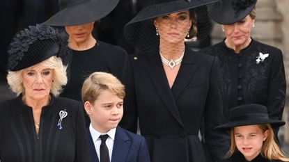 Kate Middleton guides royal family