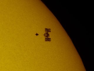 Wow! Shuttle and Space Station Photographed Crossing the Sun