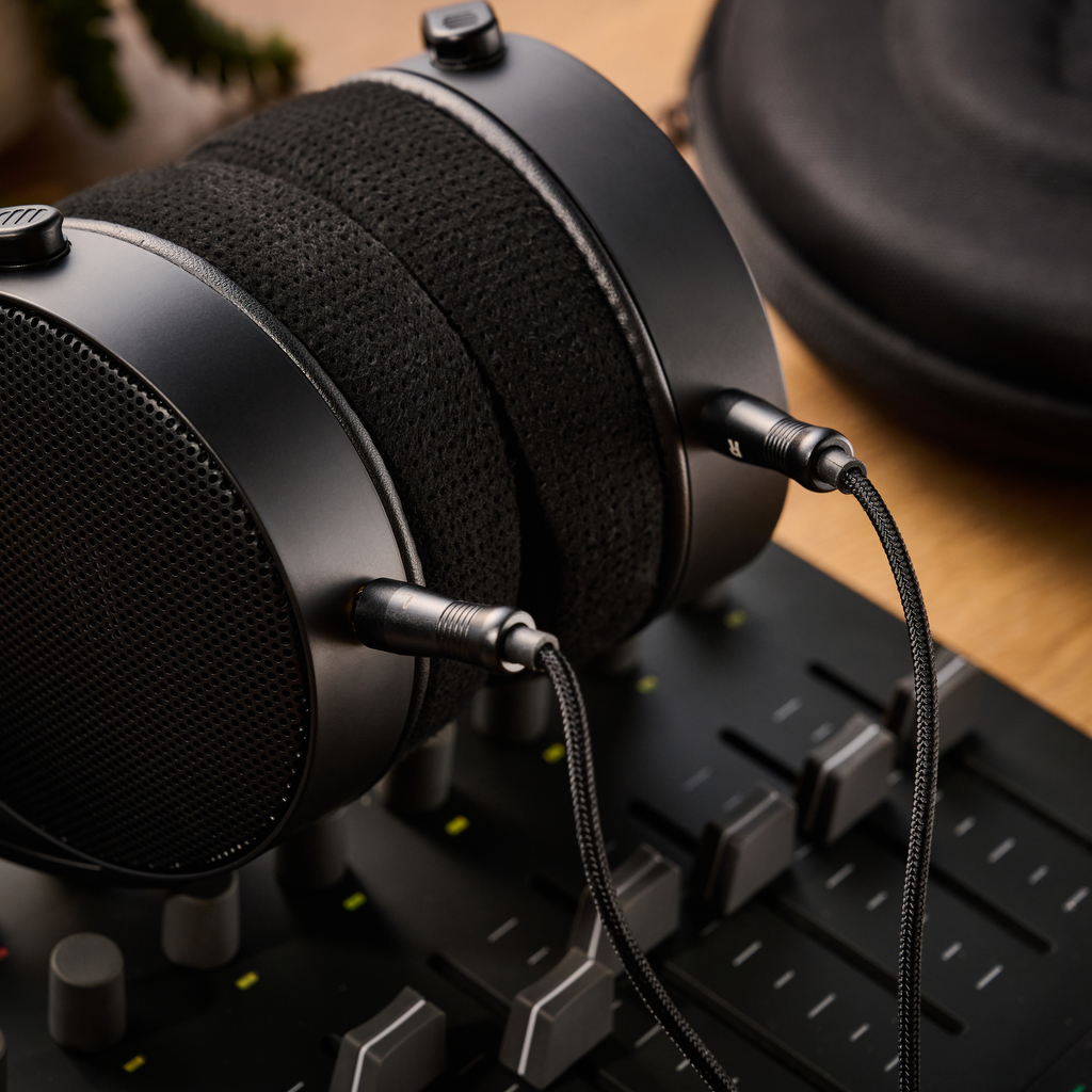 Hedd Audio D1 headphones