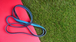 Resistance bands vs weights: resistance band