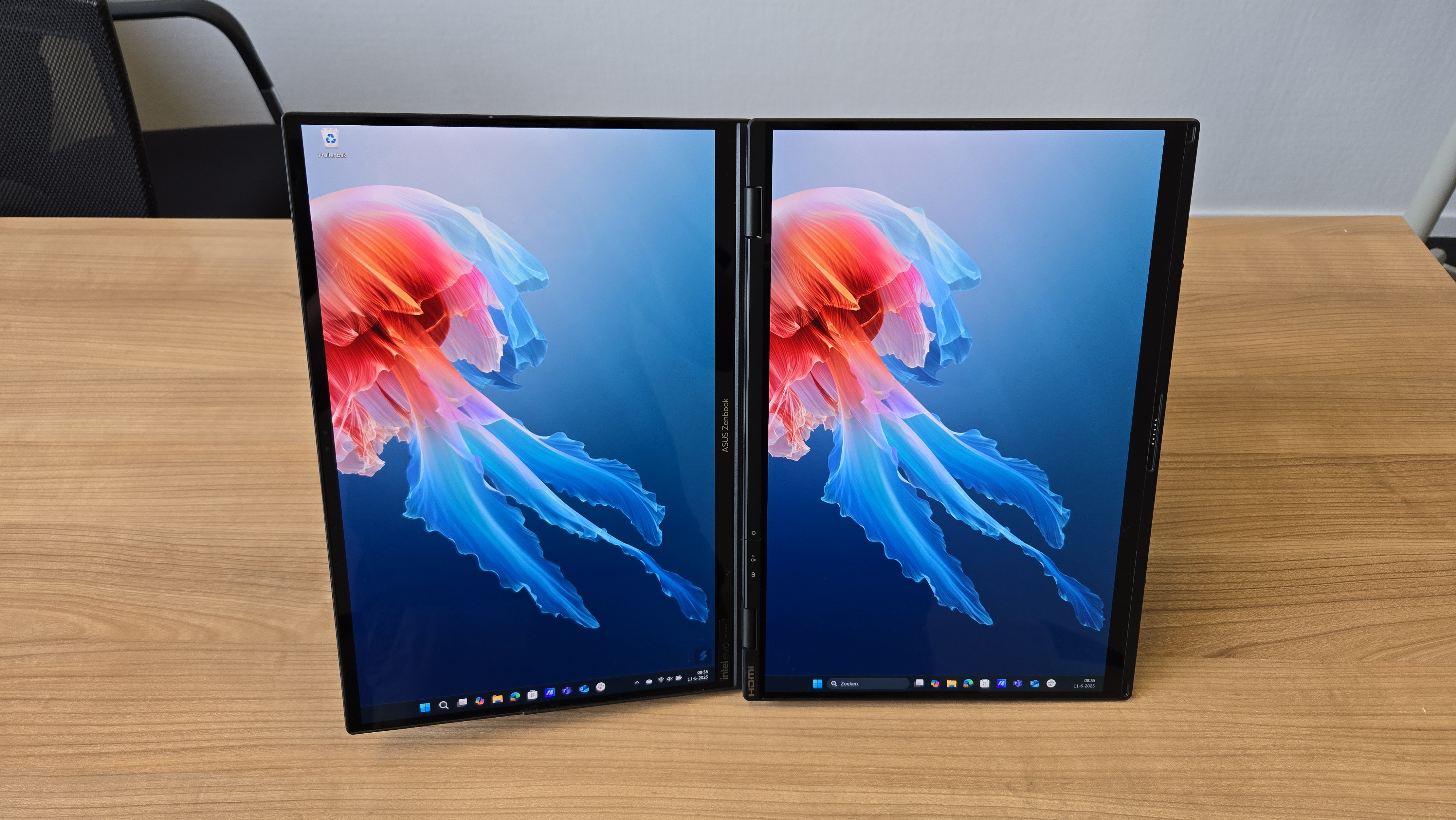 ASUS Zenbook Duo (2025)